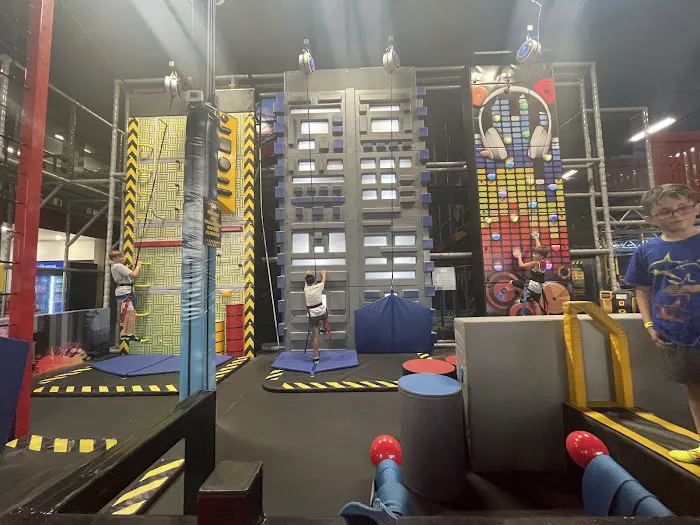UPTOWN JUNGLE FUN PARK | Peoria, AZ Picture 1