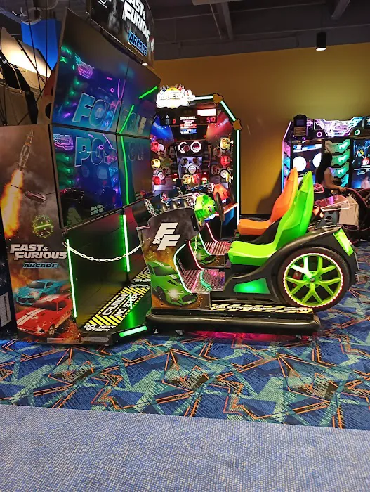 Round1 Bowling & Arcade - Glendale Picture 2