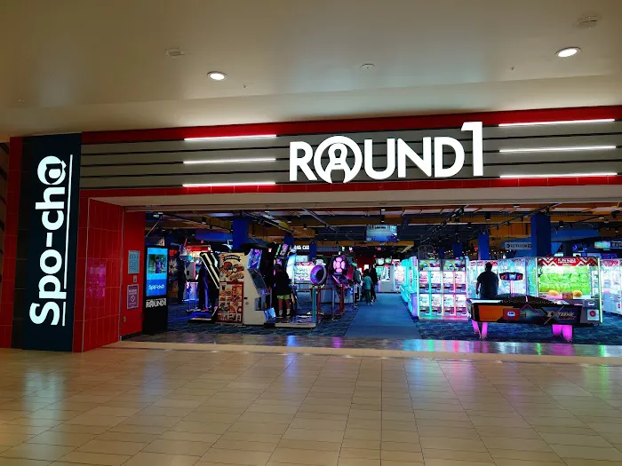 Round1 Bowling & Arcade - Glendale Picture 7