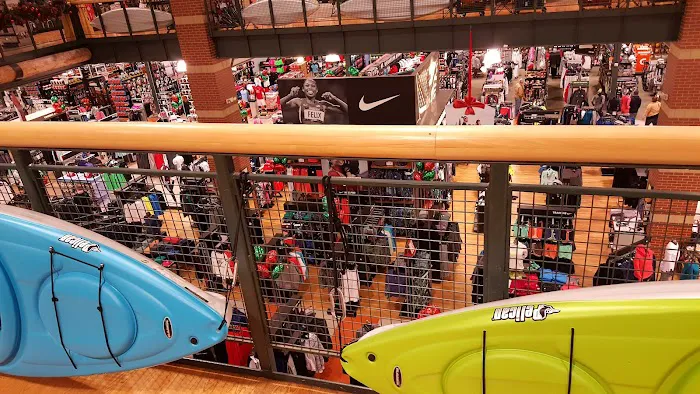 DICK'S Sporting Goods Picture 9