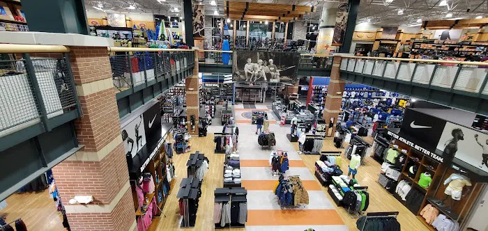 DICK'S Sporting Goods Picture 8