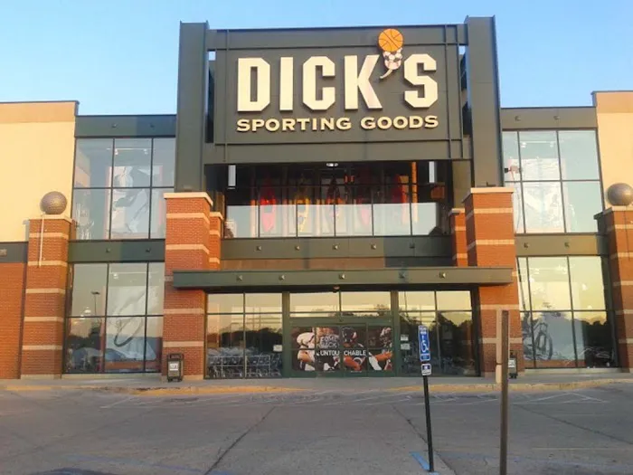 DICK'S Sporting Goods Picture 6