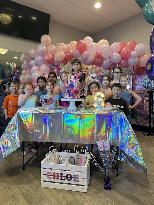 Fling Bungee Fitness - Pole Fitness, Lyra Hoop, Kids & Adult Aerial Yoga, Strength Training, Rebounder & Bachelorette Parties Picture 9