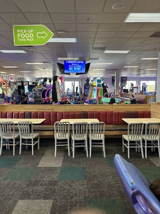 Chuck E. Cheese Picture 5