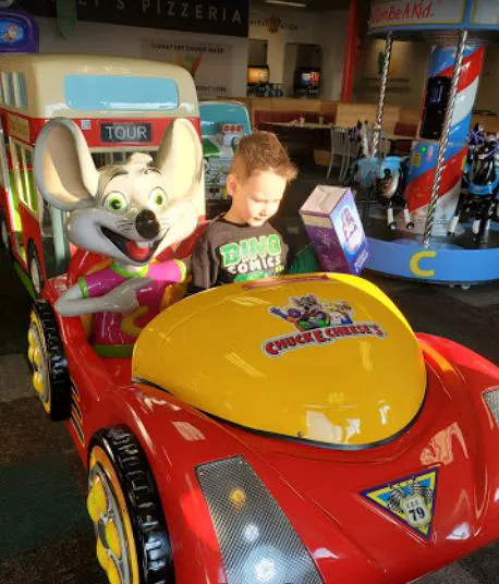 Chuck E. Cheese Picture 7