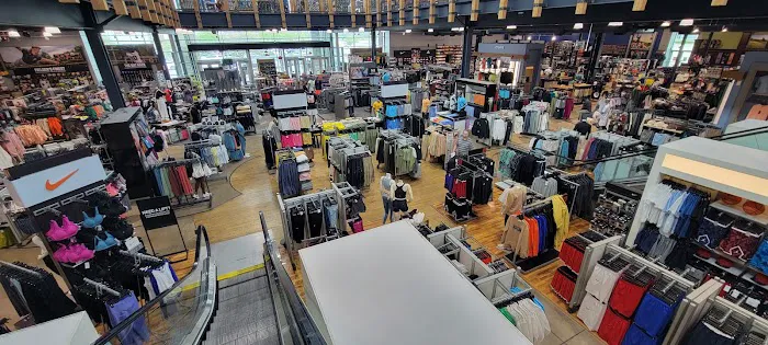 DICK'S Sporting Goods Picture 2