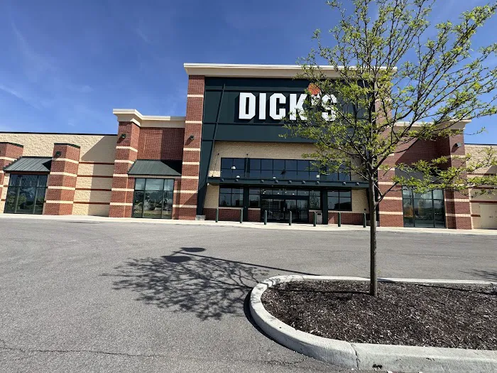 DICK'S Sporting Goods Picture 3