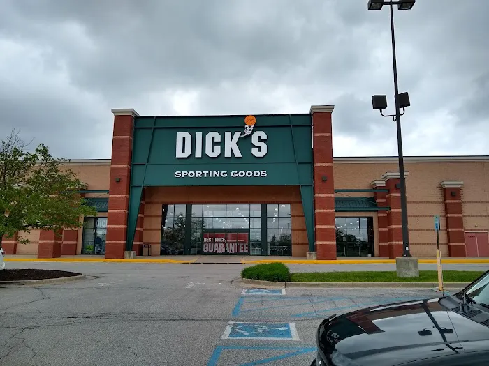 DICK'S Sporting Goods Picture 3