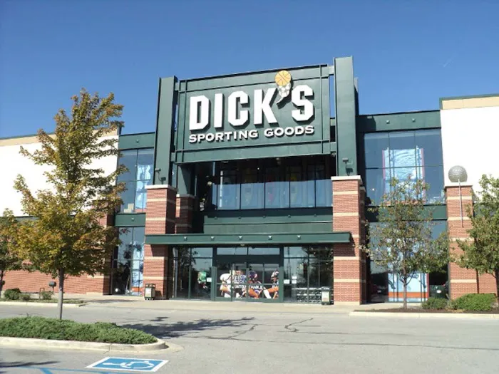 DICK'S Sporting Goods Picture 4