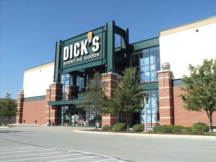 DICK'S Sporting Goods Picture 3