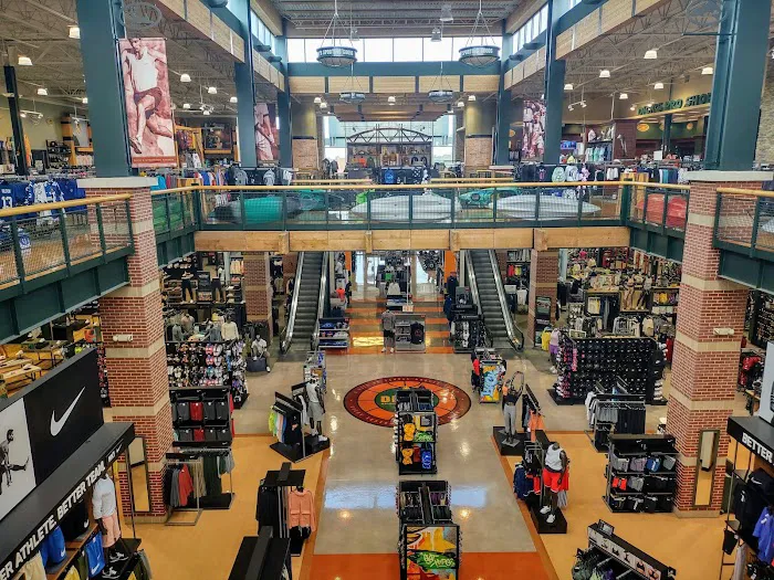 DICK'S Sporting Goods Picture 9
