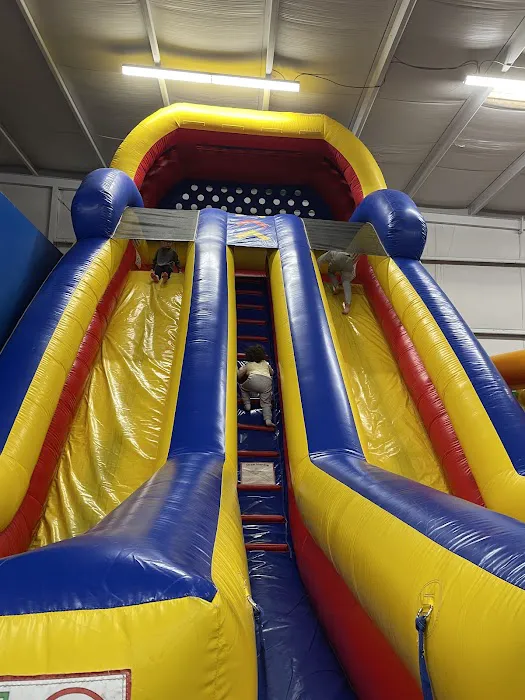 Jump!Zone Party Play Center Picture 2