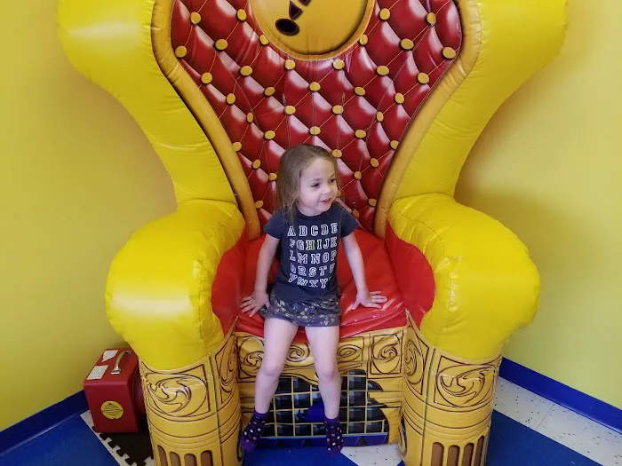 Jump!Zone Party Play Center Picture 7