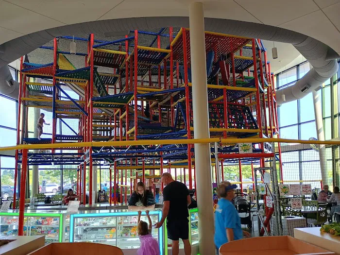 DISCOVERY ZONE Picture 3