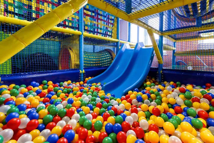 DISCOVERY ZONE Picture 6