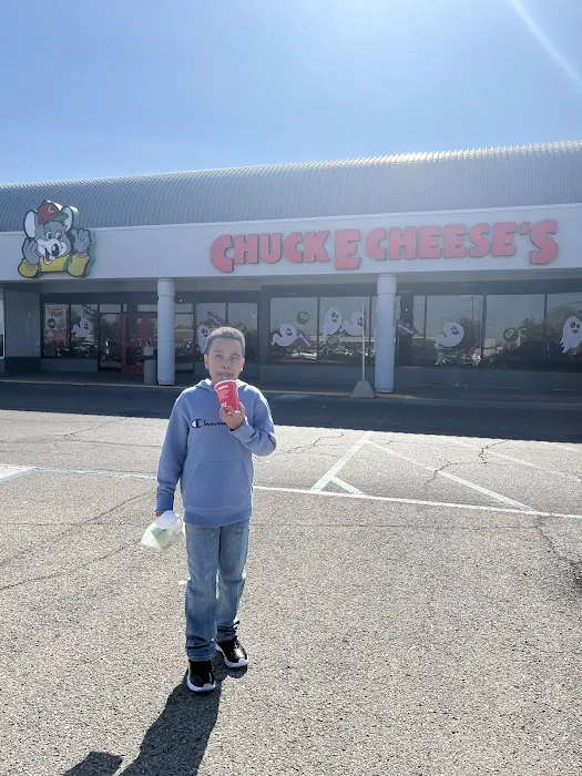 Chuck E. Cheese Picture 8