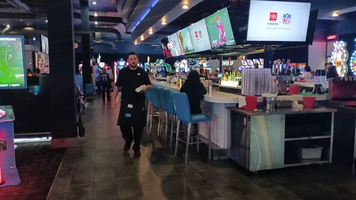 Dave & Buster's Springdale - Cincinnati Picture 10