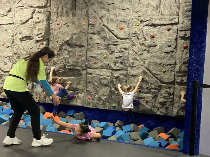 Altitude Trampoline Park - Cincinnati-Anderson Picture 1