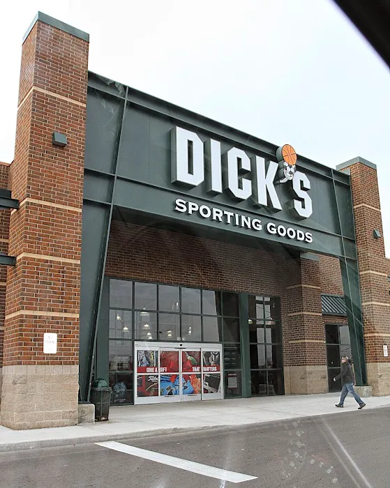 DICK'S Sporting Goods Picture 3