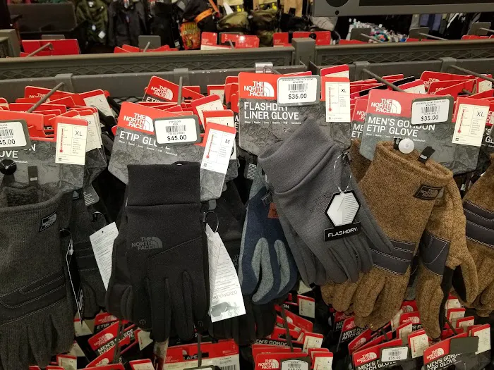 DICK'S Sporting Goods Picture 5