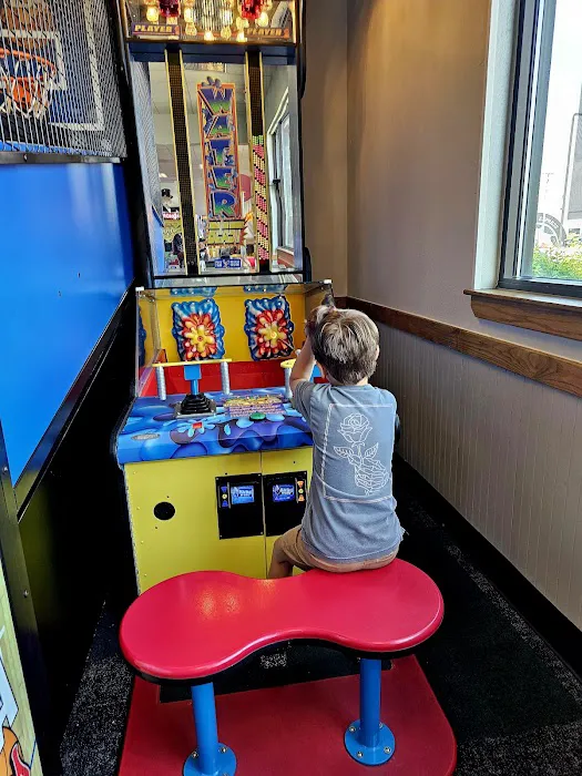 Chuck E. Cheese Picture 10