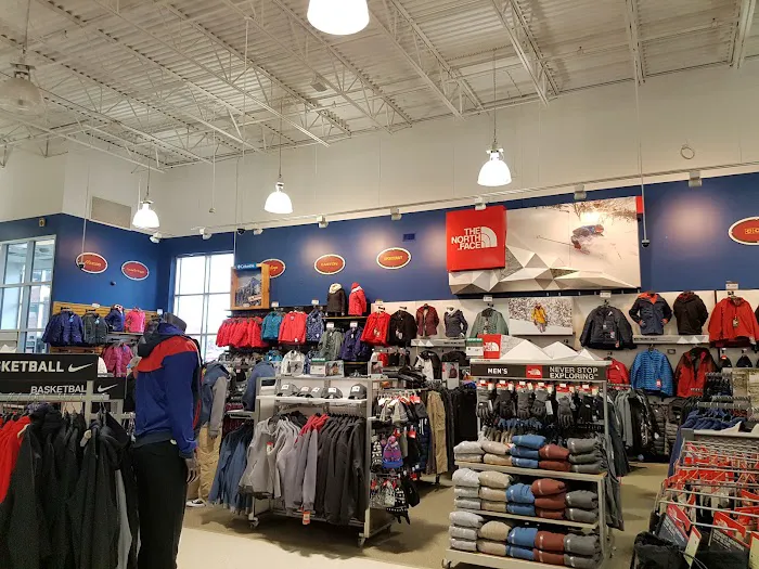 DICK'S Sporting Goods Picture 2