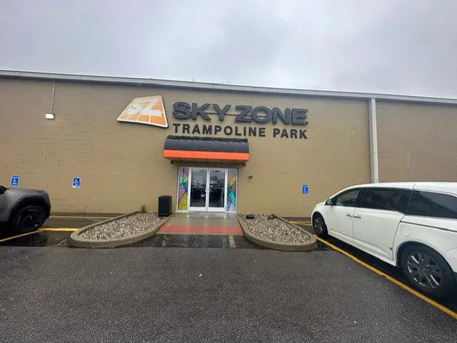 Sky Zone Trampoline Park Picture 7