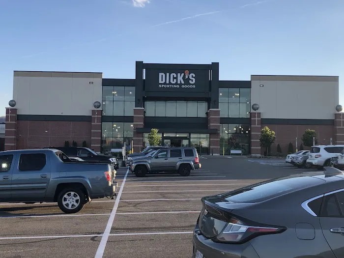 DICK'S Sporting Goods Picture 8