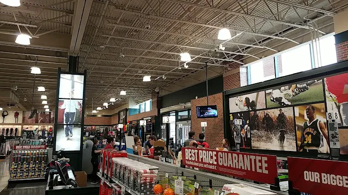 DICK'S Sporting Goods Picture 9