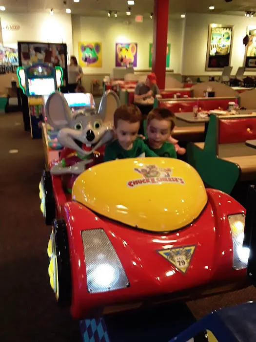 Chuck E. Cheese Picture 4
