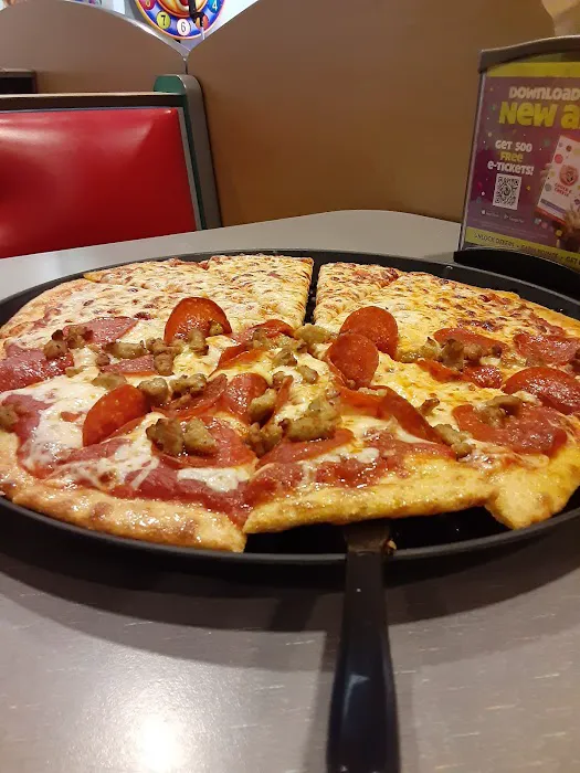 Chuck E. Cheese Picture 7