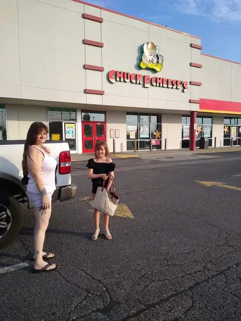 Chuck E. Cheese Picture 6