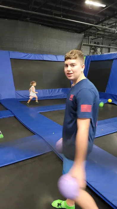 Trampoline jump Picture 10