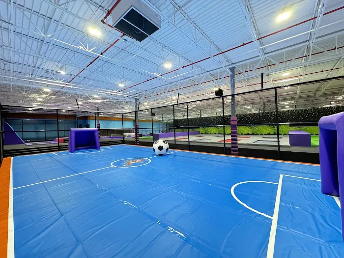 Soar N Bounce Trampoline & Adventure Park - Grandville Picture 4