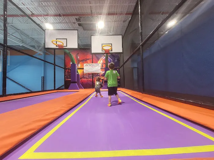 Soar N Bounce Trampoline & Adventure Park - Grandville Picture 10