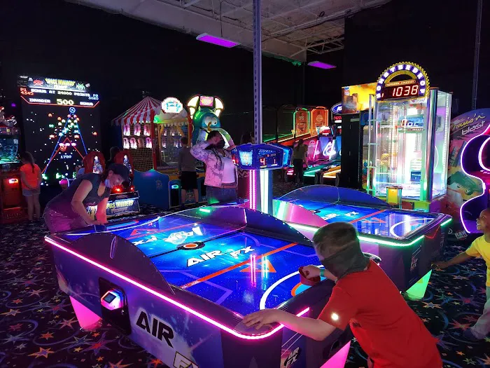 Rebounderz Grand Rapids - Indoor Trampoline and Adventure Park Picture 6