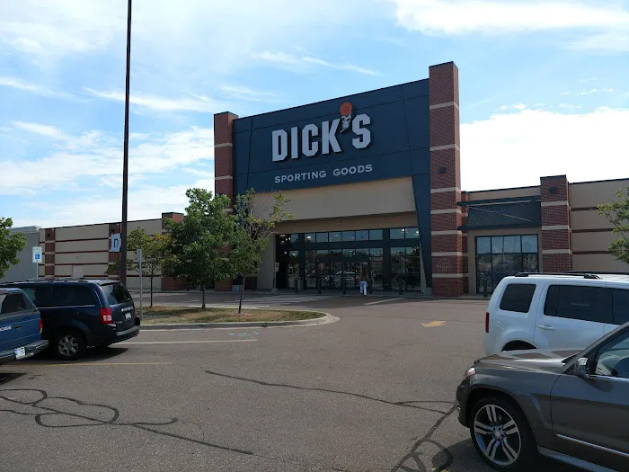 DICK'S Sporting Goods Picture 2