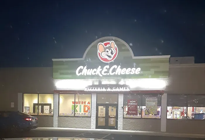 Chuck E. Cheese Picture 9