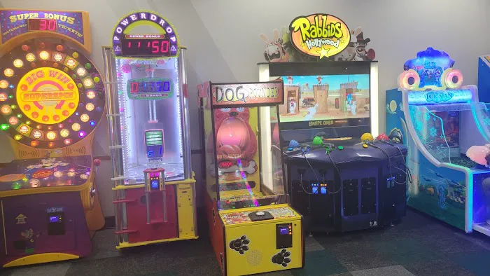 Chuck E. Cheese Picture 10