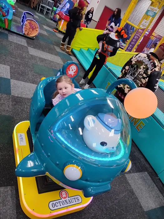 Chuck E. Cheese Picture 1