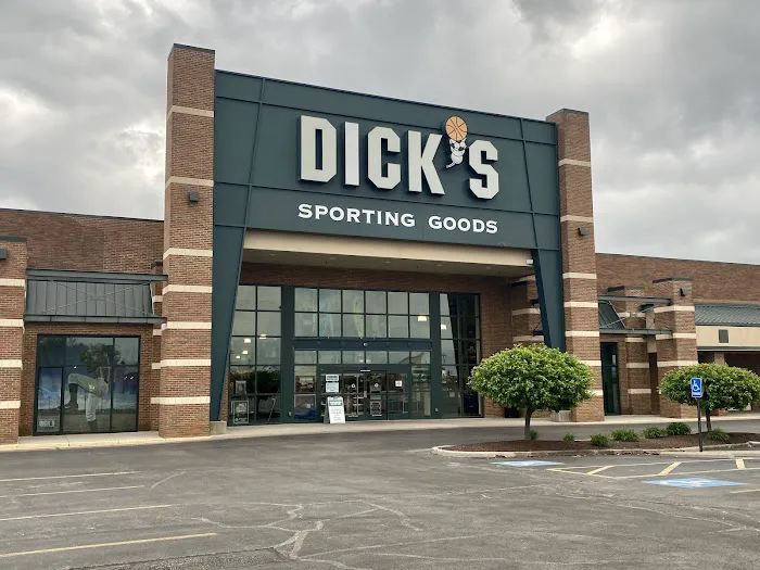 DICK'S Sporting Goods Picture 3