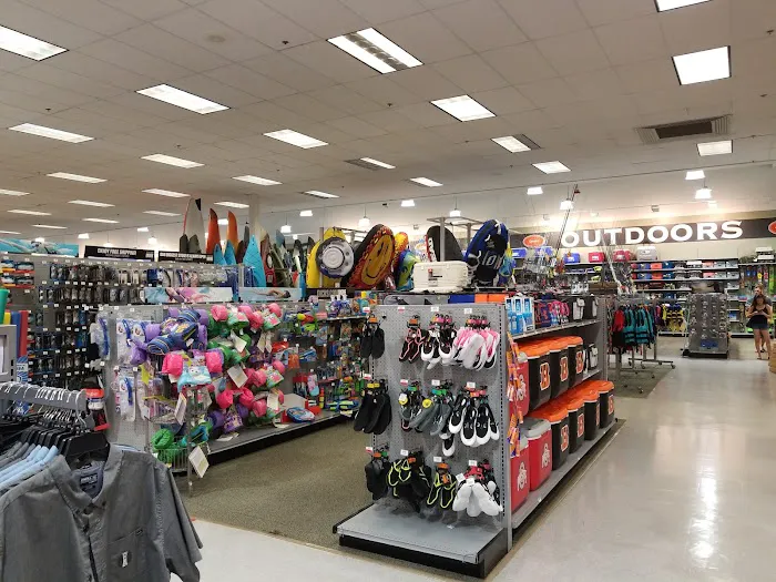 DICK'S Sporting Goods Picture 4