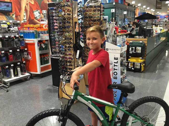 DICK'S Sporting Goods Picture 8