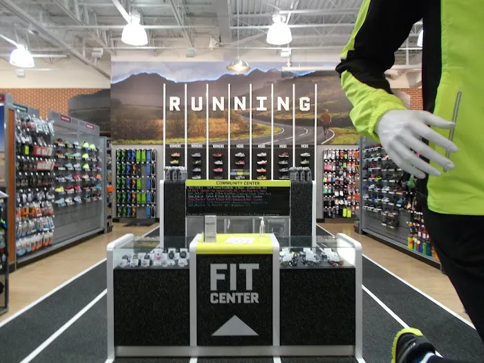 DICK'S Sporting Goods Picture 6