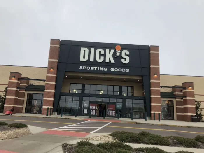 DICK'S Sporting Goods Picture 1