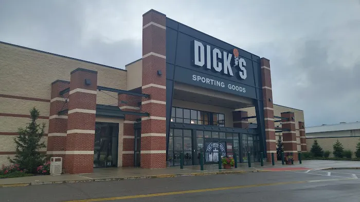 DICK'S Sporting Goods Picture 7