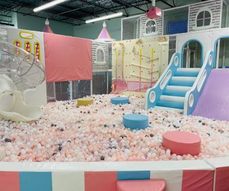 Momi Land Hilliard