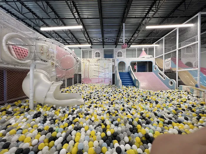 Momi Land Hilliard Picture 4