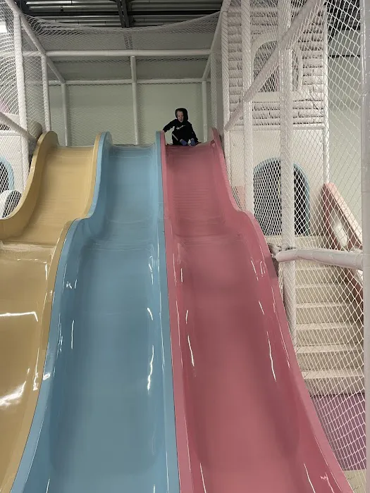 Momi Land Hilliard Picture 10