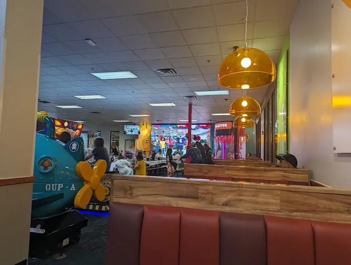 Chuck E. Cheese Picture 6